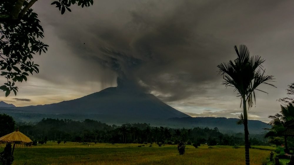 Mount Agung, Bali 17.25 on 26 Nov17 - @ReelLifePhotos