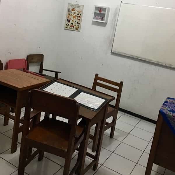 YPAC Surabaya - ruang kelas
