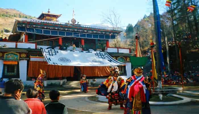 Tarian Gumpa masa Losar tahun baru Tibet - Lachung