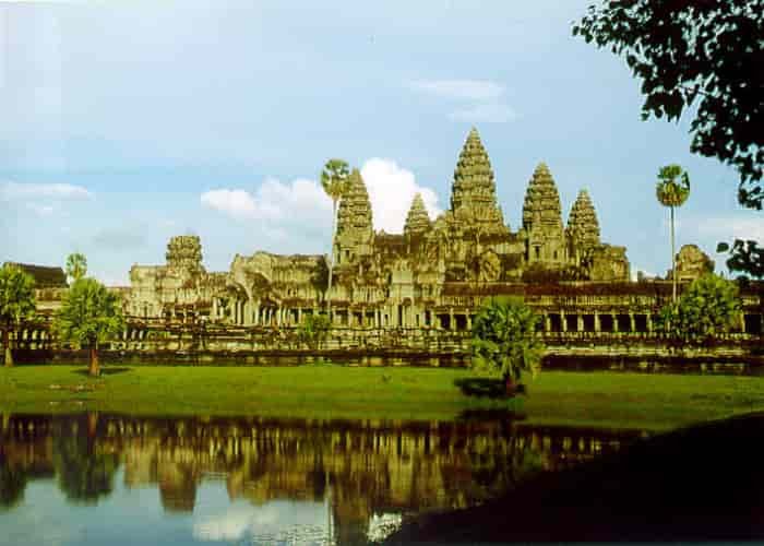 Candi Angkor Wat - Tempat Wisata di Kamboja