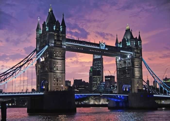 Tower bridge London - Inggris