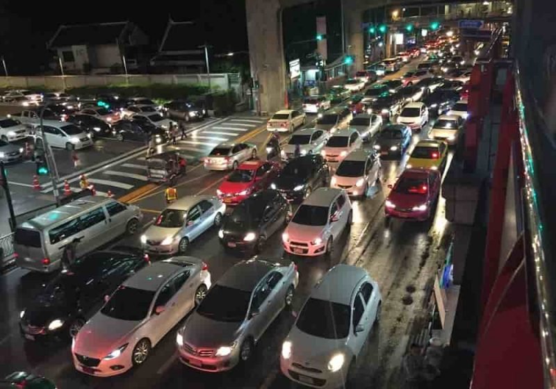 Penyebab Kemacetan di Jalan - Fenomena Jalanan Macet di Kota Besar