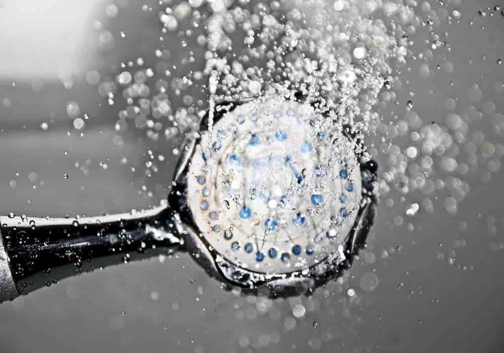 Cara membersihkan kepala shower head