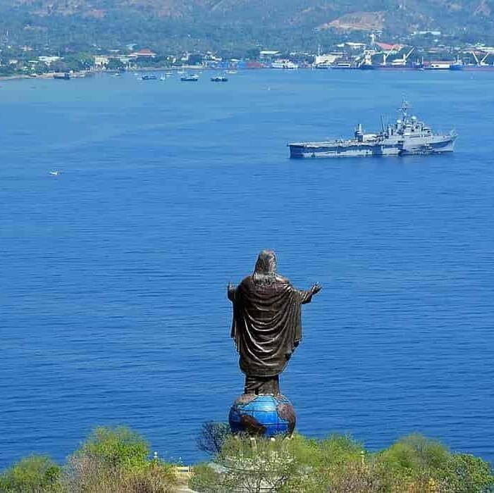 Timor leste patung kristus raja pelabuhan dili