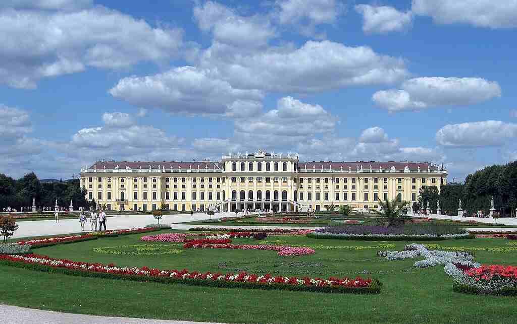 Istana schonbrunn austria